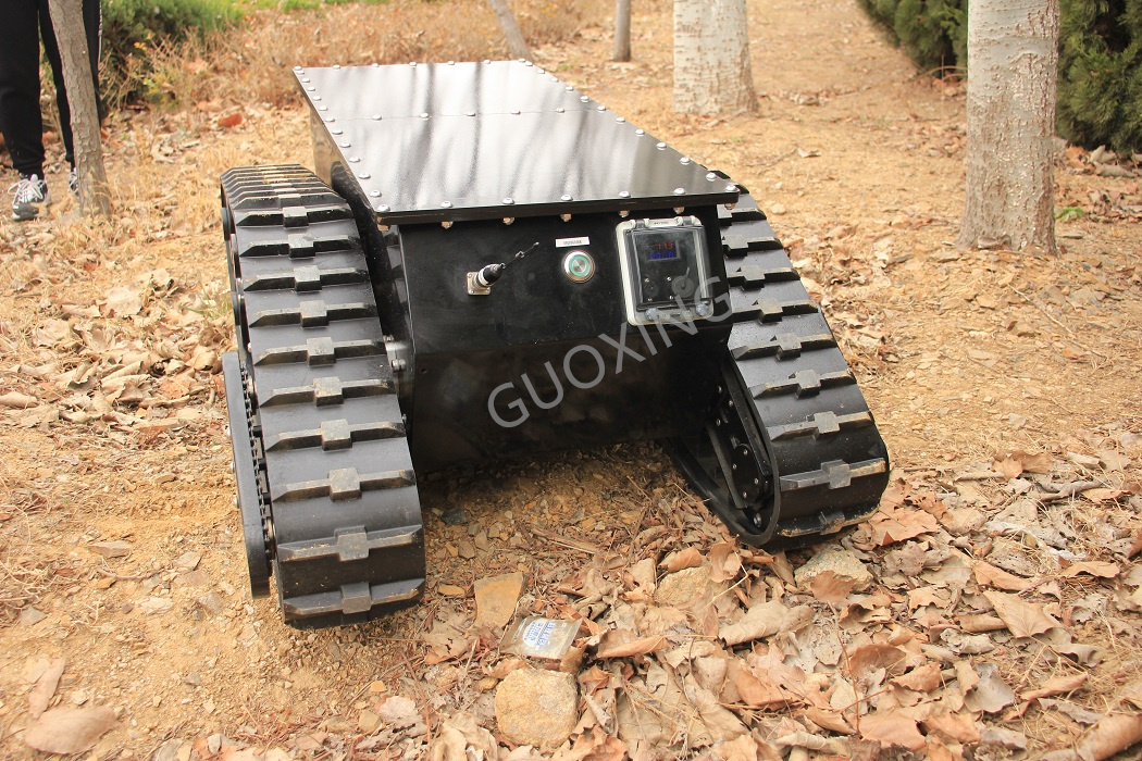 Waterproof PLT-1000 Military All Terrain Vehicles Rubber Stair Climbing Robot Chassis