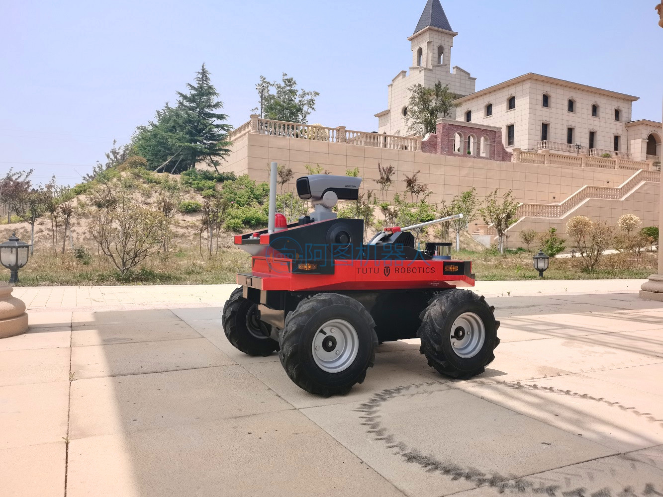 WT1000 Autonomous Unmanned Ground Vehicles Security Patrol Robot Indoor And Outdoor Patrolling